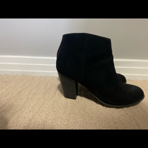 Old navy black ankle booties - Picture 6 of 9